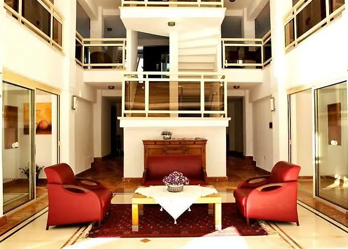 Hotel Adora 3*