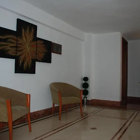 Adora Hotell