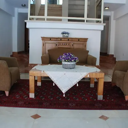 Hotell Adora 3*