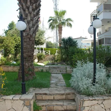 Adora Hotell 3*