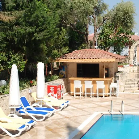 Adora Hotell Side