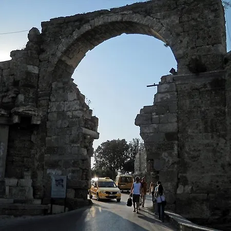 Adora Ξενοδοχείο 3*