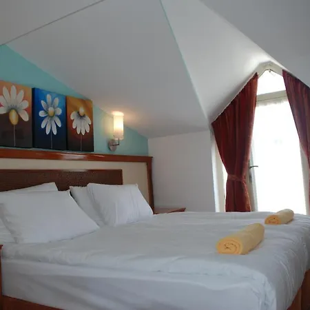 Ξενοδοχείο Adora