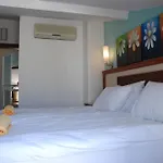 Adora 3*