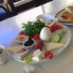 Отель Adora