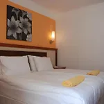 Отель Adora