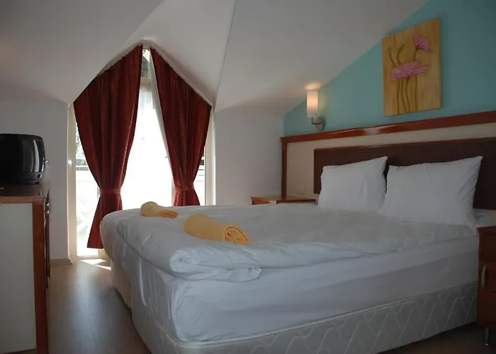 Hotel Adora 3*
