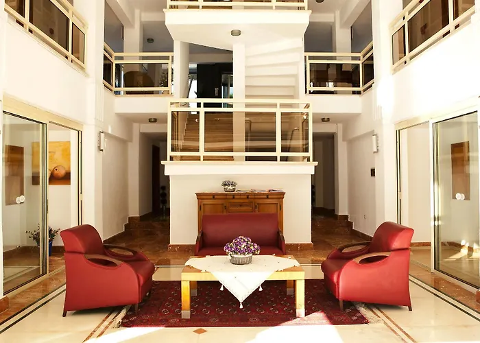 Hotel Adora 3*
