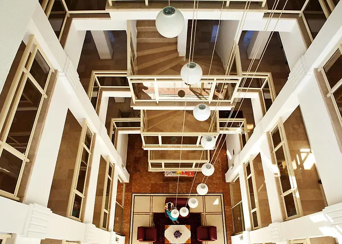 Adora מלון סייד